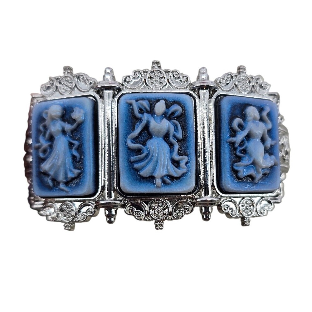 Unbranded Bangle Women OS Three Graces Cameo Blue Silver Tone Hinge EUC